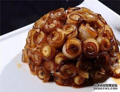 年夜飯推薦：椒麻雞，龍眼臘扣肉，紫蘇醬炒牛肝菌的做法