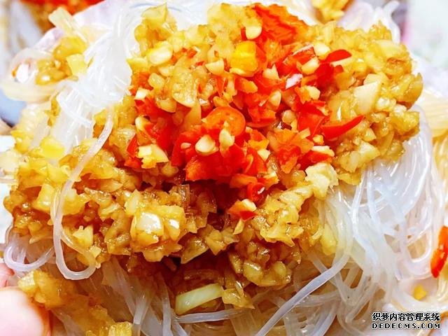 十分鐘搞定蒜蓉粉絲扇貝，料足味鮮全家愛(ài)吃，比外面賣(mài)的好吃百倍