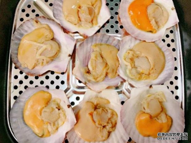 十分鐘搞定蒜蓉粉絲扇貝，料足味鮮全家愛(ài)吃，比外面賣(mài)的好吃百倍