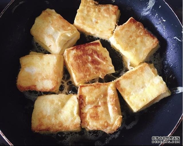 老外每天都吃面包，這種做法他們肯定不知道，2片面包幾分鐘就好