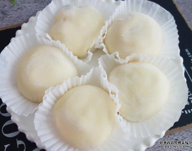 宅在家里做甜品雪媚娘，軟軟糯糯，入口即化，做法超簡單，零失敗