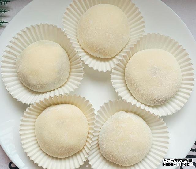 宅在家里做甜品雪媚娘，軟軟糯糯，入口即化，做法超簡單，零失敗