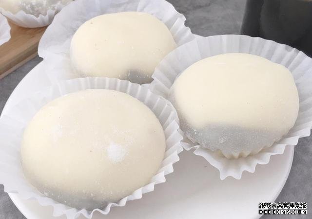 宅在家里做甜品雪媚娘，軟軟糯糯，入口即化，做法超簡單，零失敗