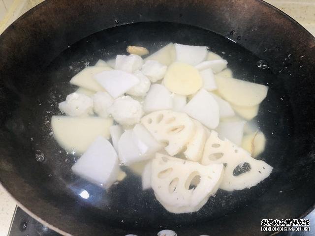 天熱沒食欲，我家就來一碗這個(gè)開胃菜，快速上桌，麻辣鮮香特過癮