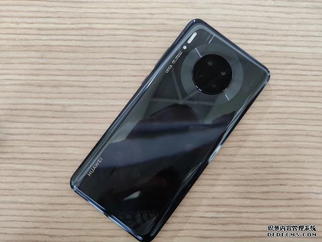 華為Mate30：我都跌成“紅米價(jià)”了，你們?cè)趺催€不買(mǎi)？