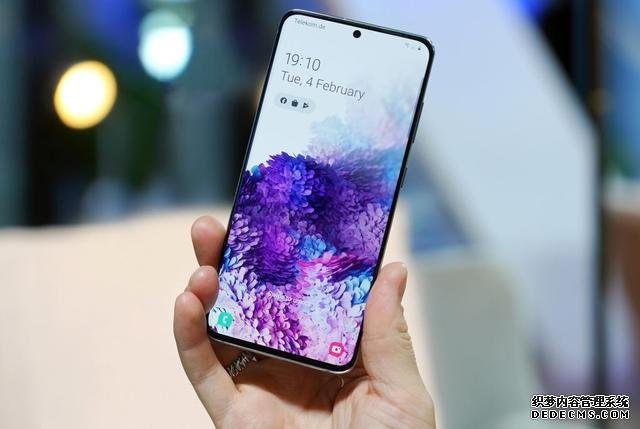 糾結(jié)的全球第一手機品牌，打敗了蘋果華為，新機降價1600無人問津
