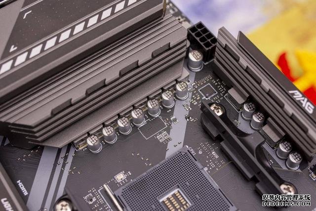 升級PCI-E 4.0，支持雙顯卡，微星B550M迫擊炮開箱