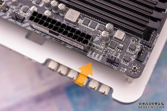 升級PCI-E 4.0，支持雙顯卡，微星B550M迫擊炮開箱