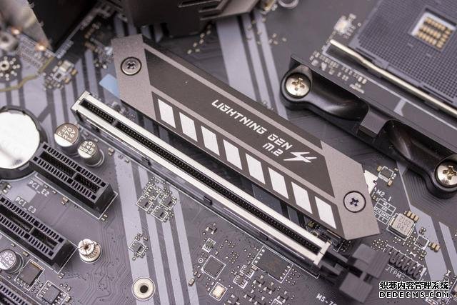 升級PCI-E 4.0，支持雙顯卡，微星B550M迫擊炮開箱