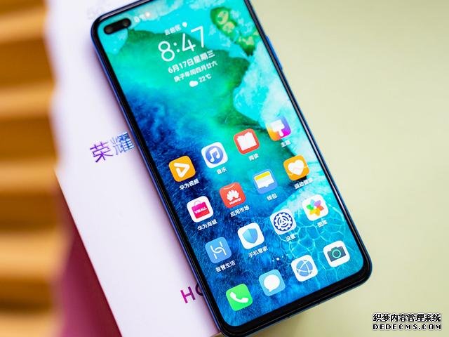 給父親換手機，選了搭載麒麟990的榮耀play4pro