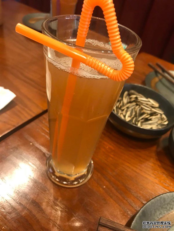 夏天氣溫再高也不要喝冷飲？營養(yǎng)師：真正不適合喝的是這3類人