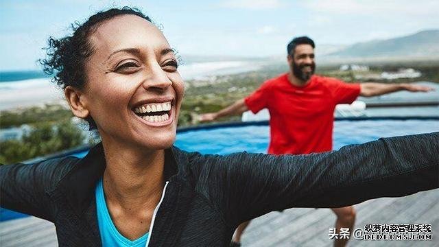 運動是如何改善情緒的？堅持健身真的可以讓你精神更健康，更快樂