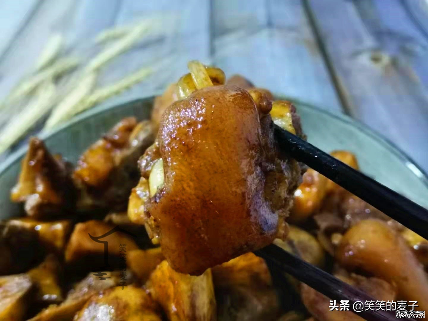 秋季，雙節(jié)期間，注意少吃3類食物，對家人身體好