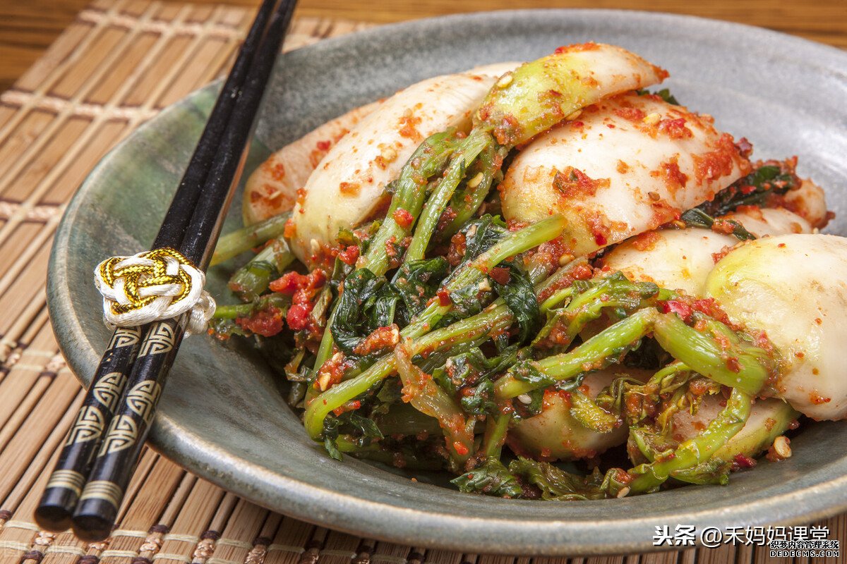 嚇人！隔夜菜里這么多細菌，還能不能吃了？